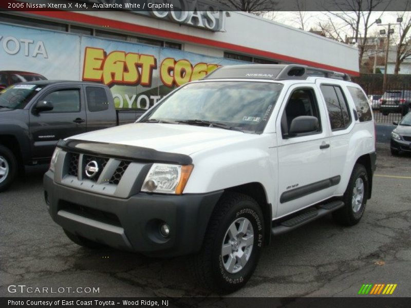Avalanche White / Graphite 2006 Nissan Xterra X 4x4