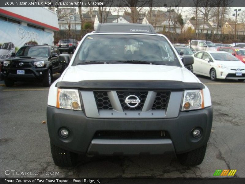 Avalanche White / Graphite 2006 Nissan Xterra X 4x4