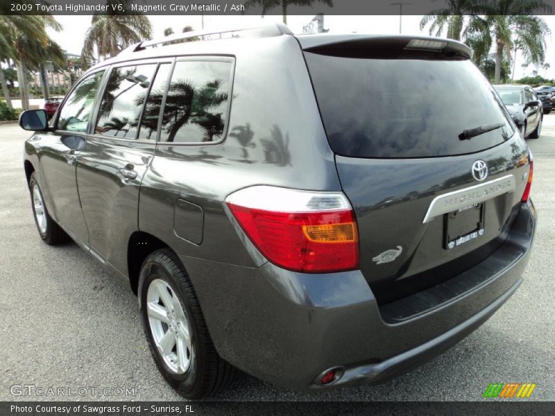 Magnetic Gray Metallic / Ash 2009 Toyota Highlander V6