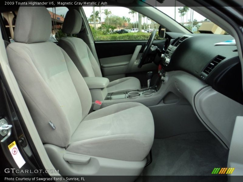 Magnetic Gray Metallic / Ash 2009 Toyota Highlander V6