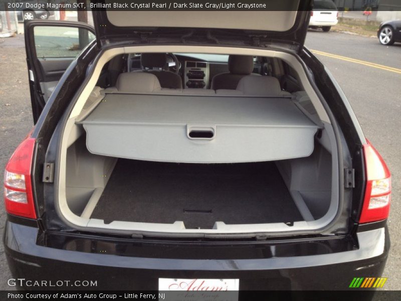 Brilliant Black Crystal Pearl / Dark Slate Gray/Light Graystone 2007 Dodge Magnum SXT