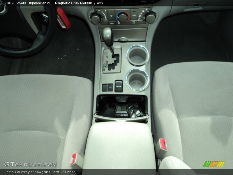Magnetic Gray Metallic / Ash 2009 Toyota Highlander V6