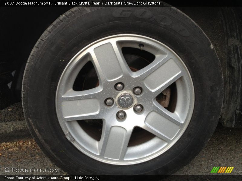 Brilliant Black Crystal Pearl / Dark Slate Gray/Light Graystone 2007 Dodge Magnum SXT