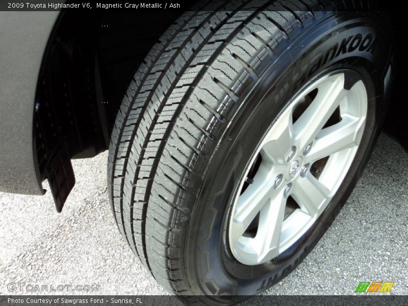 Magnetic Gray Metallic / Ash 2009 Toyota Highlander V6