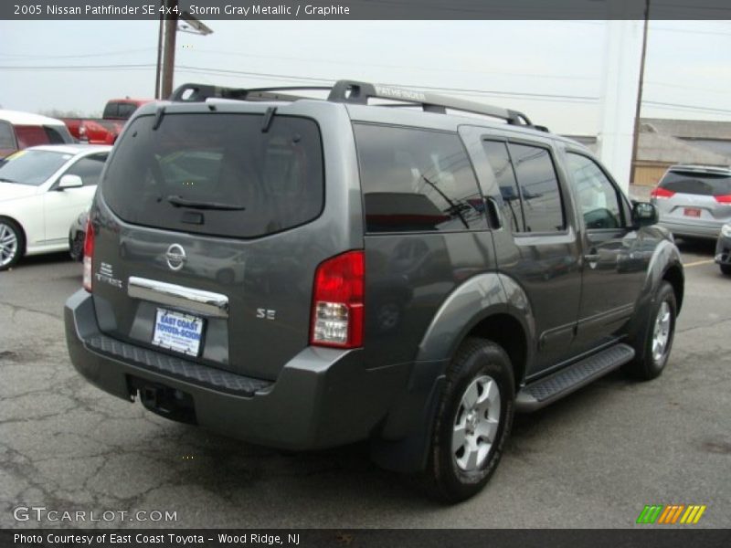 Storm Gray Metallic / Graphite 2005 Nissan Pathfinder SE 4x4