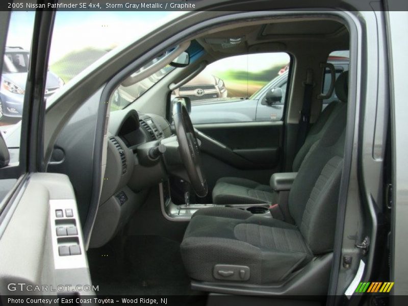 Storm Gray Metallic / Graphite 2005 Nissan Pathfinder SE 4x4