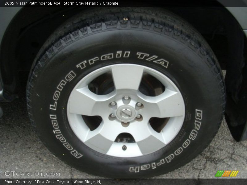  2005 Pathfinder SE 4x4 Wheel