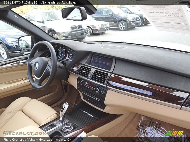 Alpine White / Sand Beige 2011 BMW X5 xDrive 35i