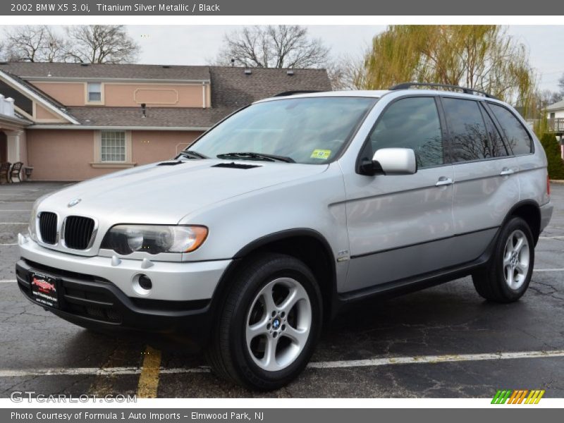 Front 3/4 View of 2002 X5 3.0i