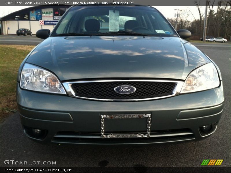 Light Tundra Metallic / Dark Flint/Light Flint 2005 Ford Focus ZX4 SES Sedan