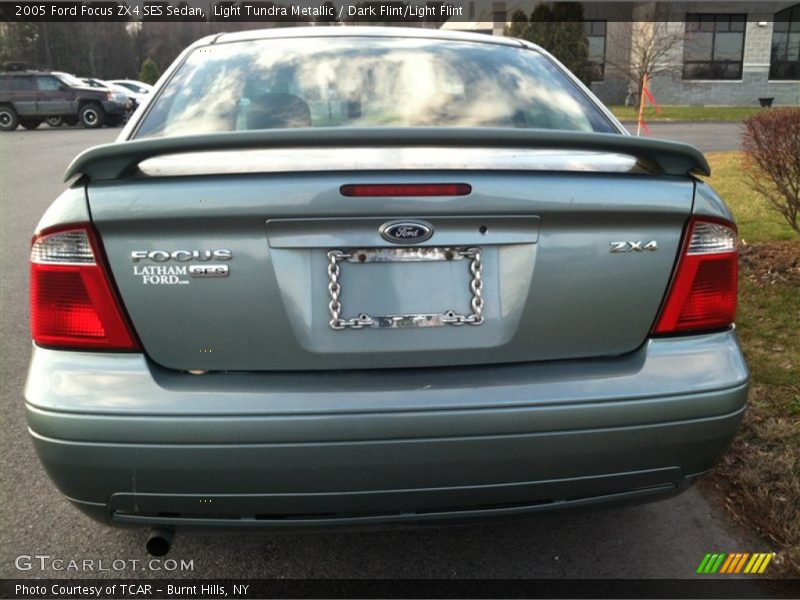 Light Tundra Metallic / Dark Flint/Light Flint 2005 Ford Focus ZX4 SES Sedan