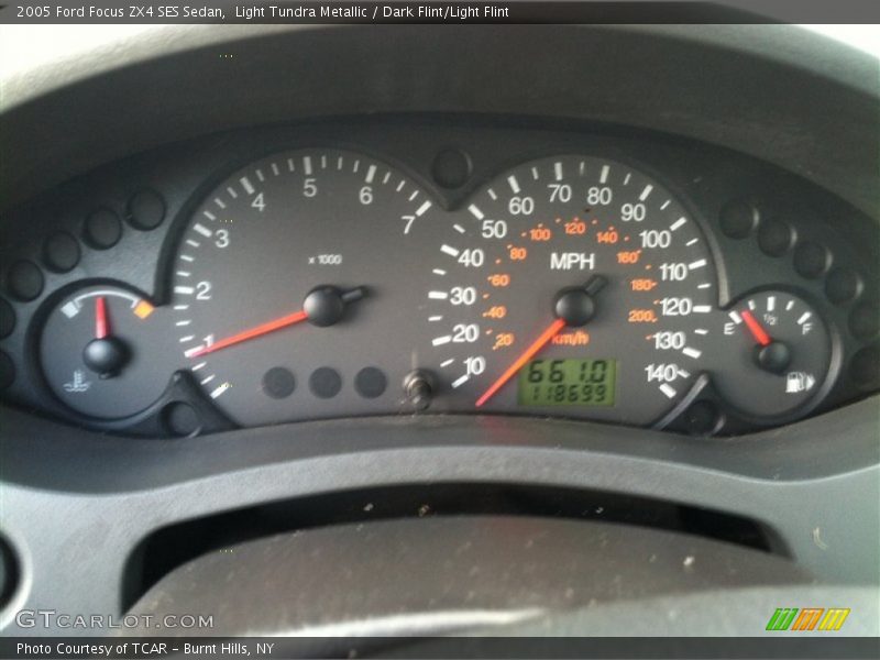 Light Tundra Metallic / Dark Flint/Light Flint 2005 Ford Focus ZX4 SES Sedan