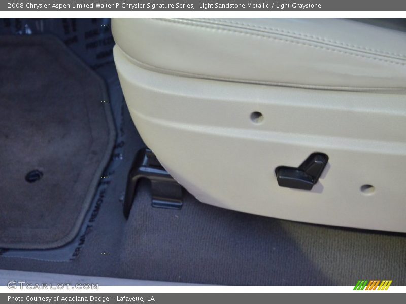 Light Sandstone Metallic / Light Graystone 2008 Chrysler Aspen Limited Walter P Chrysler Signature Series