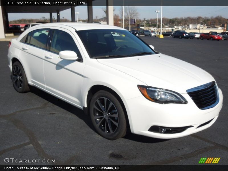 Bright White / Black 2013 Chrysler 200 S Sedan