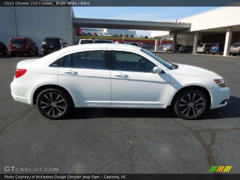 Bright White / Black 2013 Chrysler 200 S Sedan