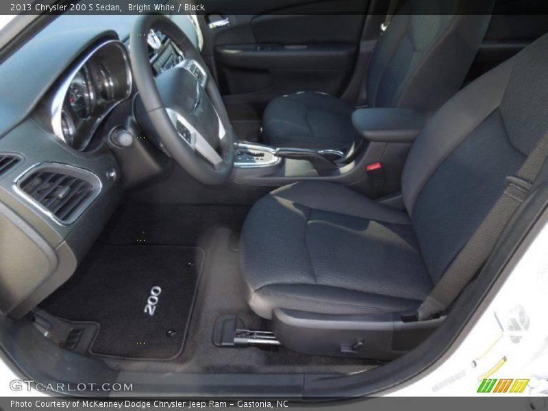 Bright White / Black 2013 Chrysler 200 S Sedan