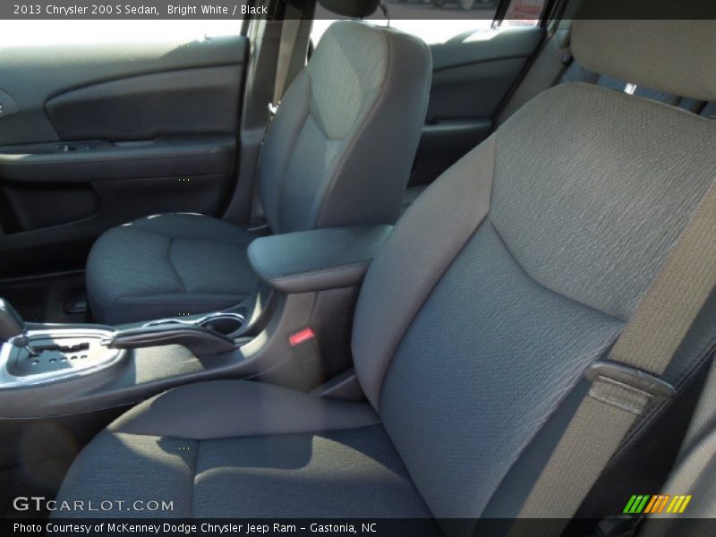 Bright White / Black 2013 Chrysler 200 S Sedan