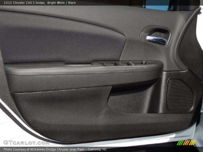 Bright White / Black 2013 Chrysler 200 S Sedan