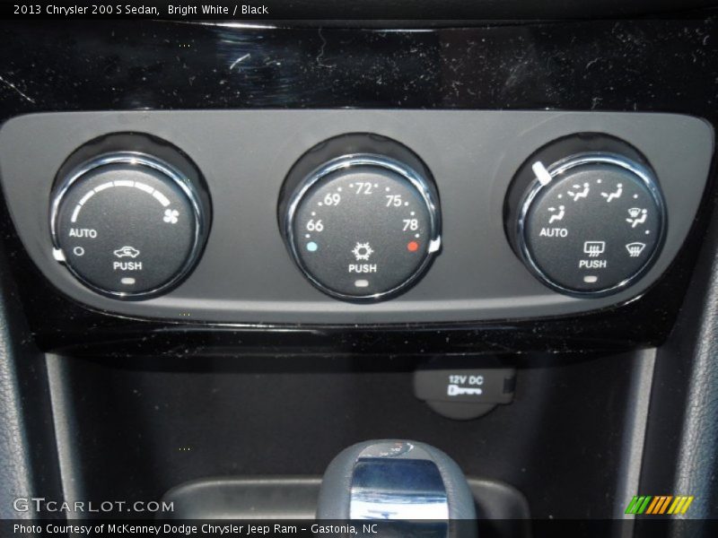 Bright White / Black 2013 Chrysler 200 S Sedan