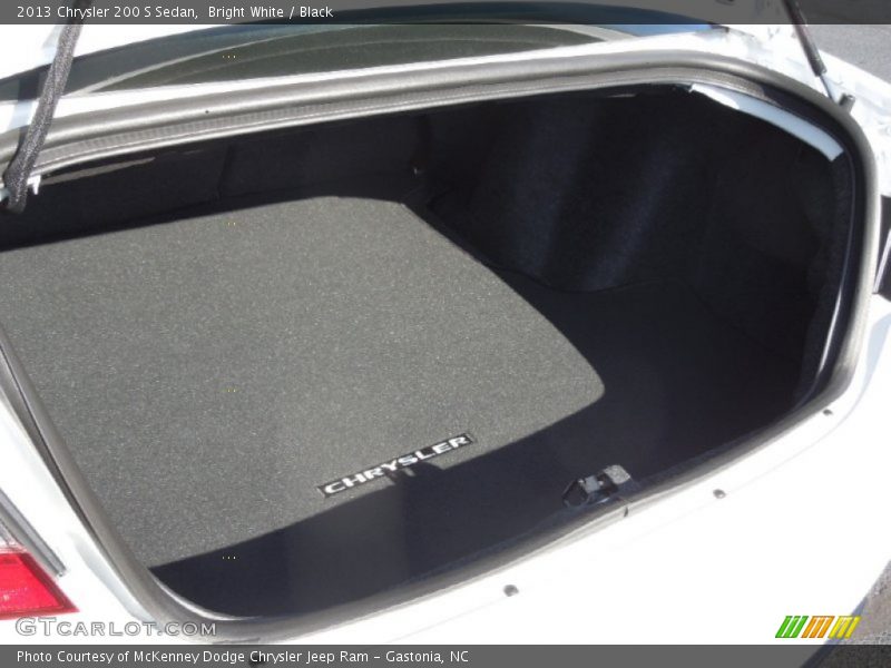 Bright White / Black 2013 Chrysler 200 S Sedan