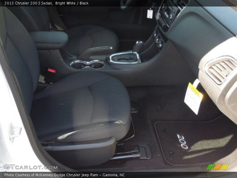 Bright White / Black 2013 Chrysler 200 S Sedan