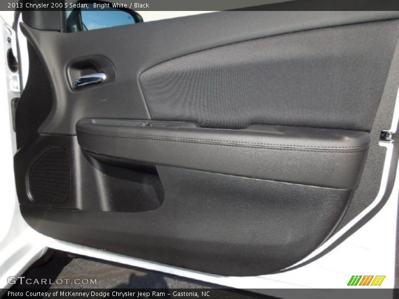 Bright White / Black 2013 Chrysler 200 S Sedan