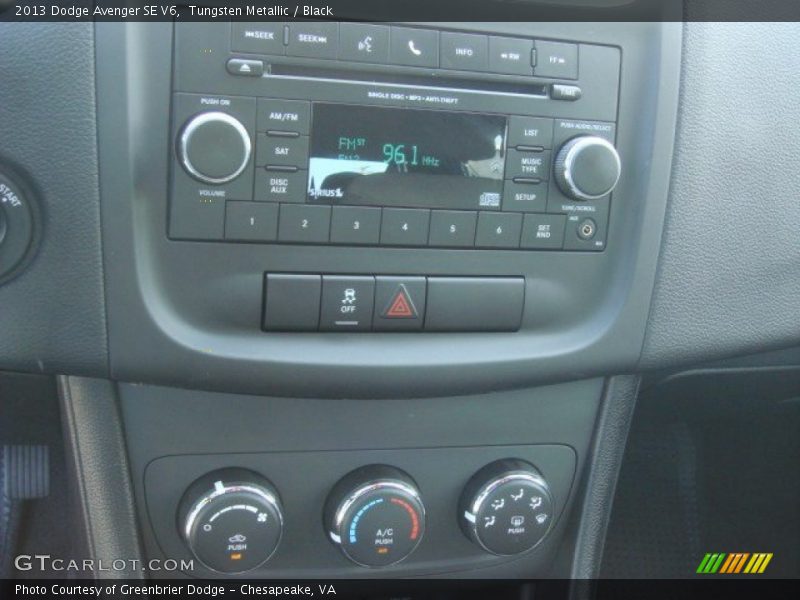 Tungsten Metallic / Black 2013 Dodge Avenger SE V6