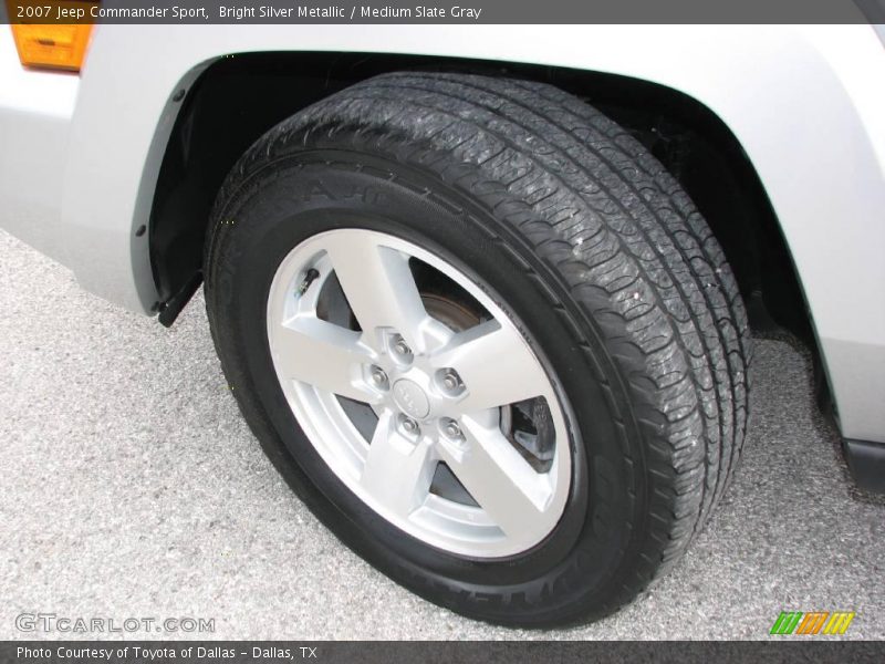 Bright Silver Metallic / Medium Slate Gray 2007 Jeep Commander Sport
