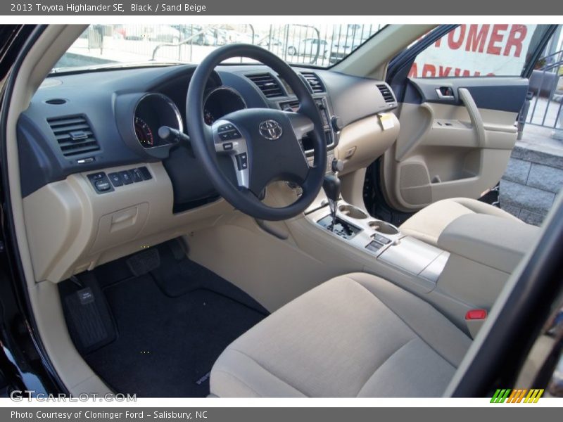 Black / Sand Beige 2013 Toyota Highlander SE