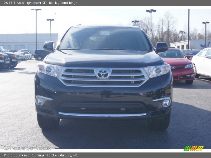 Black / Sand Beige 2013 Toyota Highlander SE