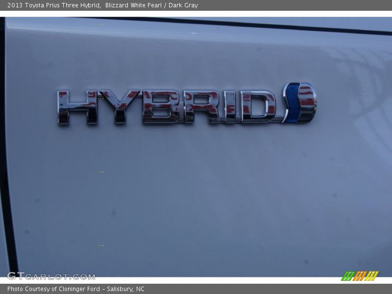 Blizzard White Pearl / Dark Gray 2013 Toyota Prius Three Hybrid