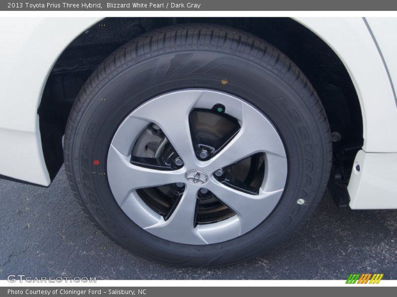 Blizzard White Pearl / Dark Gray 2013 Toyota Prius Three Hybrid