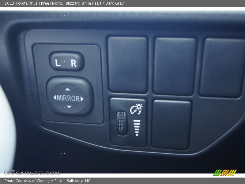 Blizzard White Pearl / Dark Gray 2013 Toyota Prius Three Hybrid