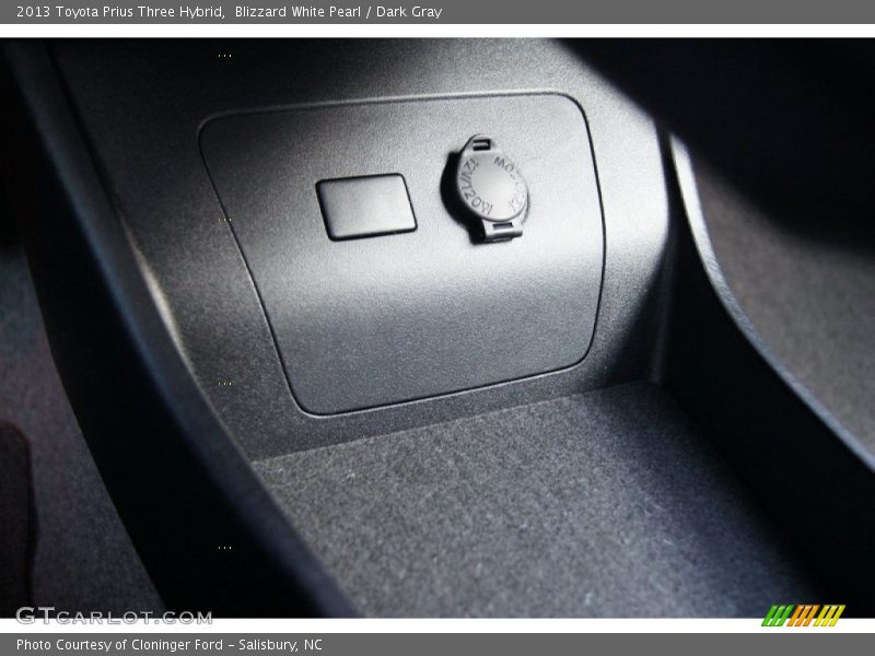 Blizzard White Pearl / Dark Gray 2013 Toyota Prius Three Hybrid