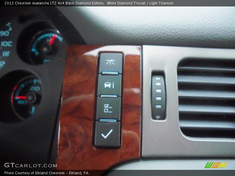 White Diamond Tricoat / Light Titanium 2013 Chevrolet Avalanche LTZ 4x4 Black Diamond Edition