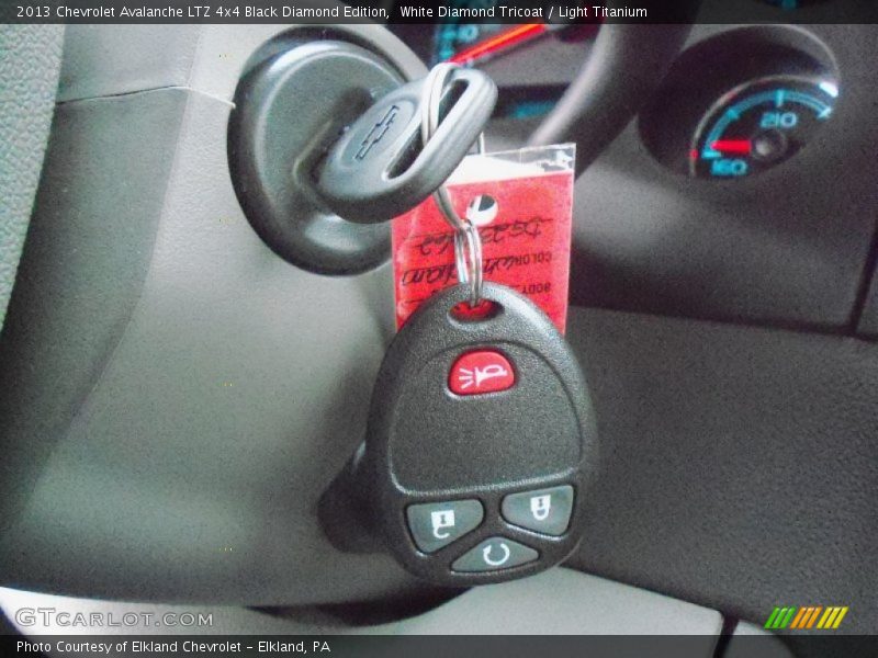 White Diamond Tricoat / Light Titanium 2013 Chevrolet Avalanche LTZ 4x4 Black Diamond Edition