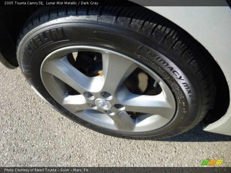 Lunar Mist Metallic / Dark Gray 2005 Toyota Camry SE