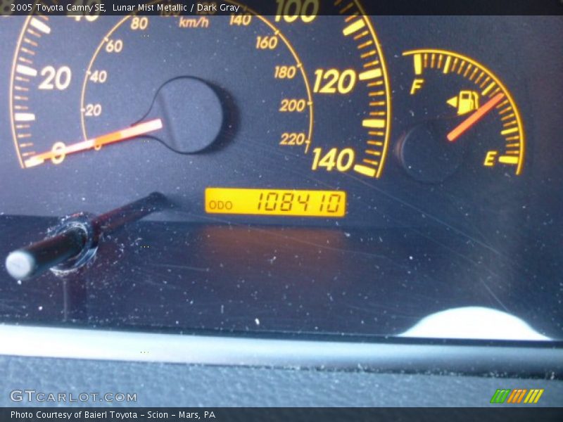 Lunar Mist Metallic / Dark Gray 2005 Toyota Camry SE