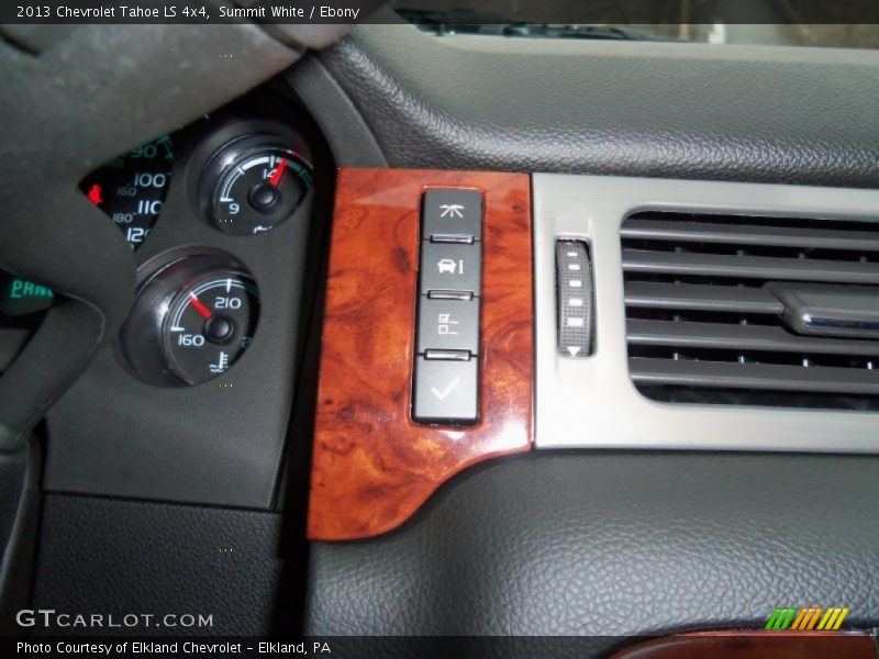 Summit White / Ebony 2013 Chevrolet Tahoe LS 4x4