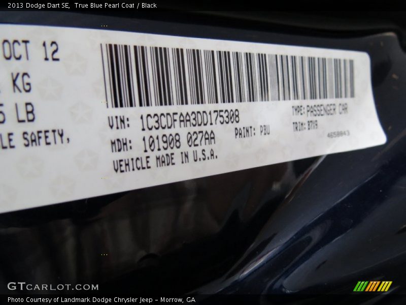True Blue Pearl Coat / Black 2013 Dodge Dart SE