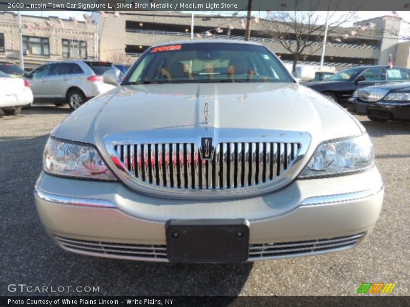 Silver Birch Metallic / Medium Light Stone 2009 Lincoln Town Car Signature L