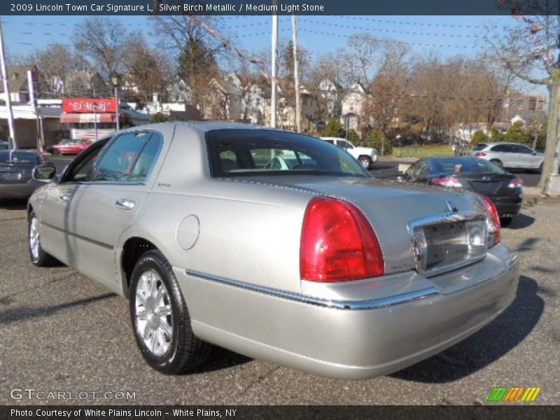 Silver Birch Metallic / Medium Light Stone 2009 Lincoln Town Car Signature L