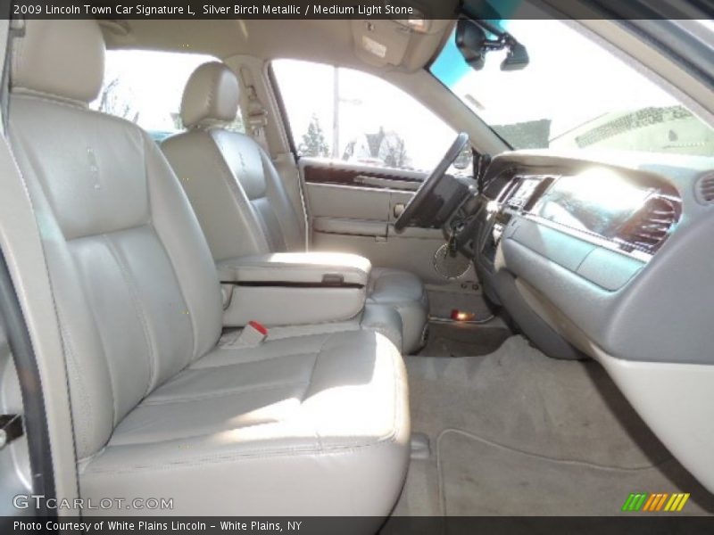 Silver Birch Metallic / Medium Light Stone 2009 Lincoln Town Car Signature L