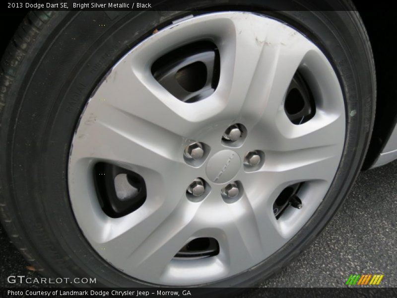 Bright Silver Metallic / Black 2013 Dodge Dart SE