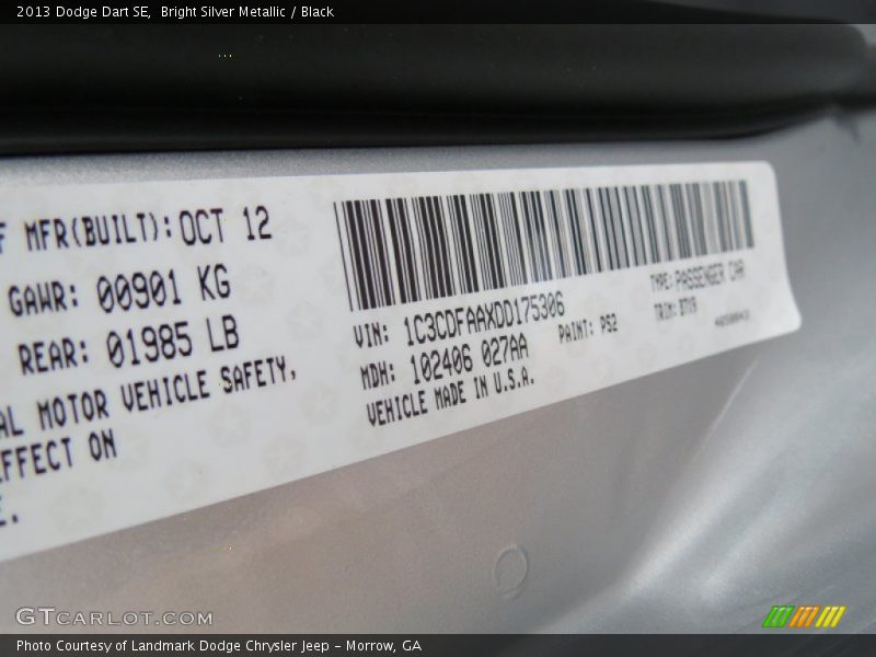 Bright Silver Metallic / Black 2013 Dodge Dart SE