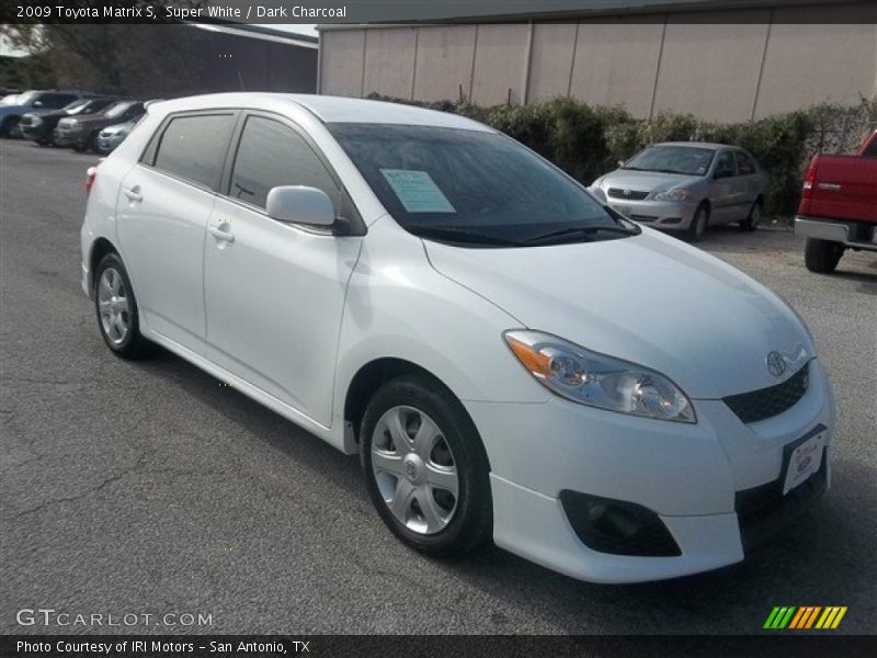 Super White / Dark Charcoal 2009 Toyota Matrix S