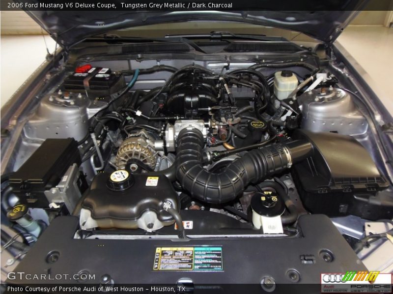 Tungsten Grey Metallic / Dark Charcoal 2006 Ford Mustang V6 Deluxe Coupe