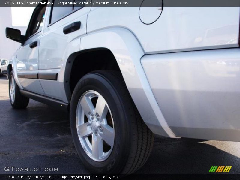 Bright Silver Metallic / Medium Slate Gray 2006 Jeep Commander 4x4