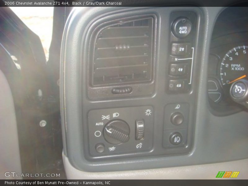 Black / Gray/Dark Charcoal 2006 Chevrolet Avalanche Z71 4x4