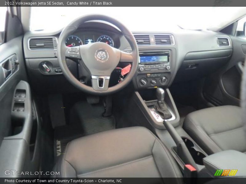 Candy White / Titan Black 2012 Volkswagen Jetta SE Sedan